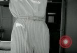 Standbild Designerkleidung Long Island New York USA, 1956, aus Sekunde 40 historischem Filmmaterial Videoclip 65675029893
