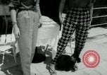 Standbild Designerkleidung Long Island New York USA, 1956, aus Sekunde 44 historischem Filmmaterial Videoclip 65675029893