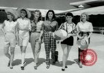 Standbild Designerkleidung Long Island New York USA, 1956, aus Sekunde 57 historischem Filmmaterial Videoclip 65675029893