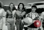 Standbild Designerkleidung Long Island New York USA, 1956, aus Sekunde 59 historischem Filmmaterial Videoclip 65675029893