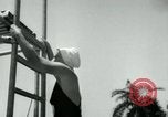 Standbild amerikanische Taucher Palm Springs California USA, 1956, aus Sekunde 11 historischem Filmmaterial Videoclip 65675029894