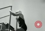 Standbild amerikanische Taucher Palm Springs California USA, 1956, aus Sekunde 13 historischem Filmmaterial Videoclip 65675029894