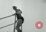 Standbild amerikanische Taucher Palm Springs California USA, 1956, aus Sekunde 15 historischem Filmmaterial Videoclip 65675029894