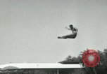 Standbild amerikanische Taucher Palm Springs California USA, 1956, aus Sekunde 28 historischem Filmmaterial Videoclip 65675029894