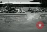 Standbild amerikanische Taucher Palm Springs California USA, 1956, aus Sekunde 30 historischem Filmmaterial Videoclip 65675029894