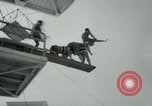 Standbild amerikanische Taucher Palm Springs California USA, 1956, aus Sekunde 61 historischem Filmmaterial Videoclip 65675029894
