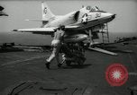 Standbild Flugzeugträger North Vietnam, 1965, aus Sekunde 30 historischem Filmmaterial Videoclip 65675029926