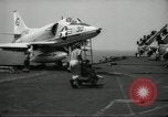 Standbild Flugzeugträger North Vietnam, 1965, aus Sekunde 31 historischem Filmmaterial Videoclip 65675029926