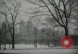 Immagine di Neve in primavera New York City USA, 1965, secondo 38 filmato di repertorio 65675029927