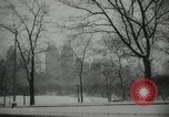 Immagine di Neve in primavera New York City USA, 1965, secondo 39 filmato di repertorio 65675029927