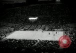 Image match de basket Portland Oregon USA, 1965, de la seconde 6 séquences d'archives historiques vidéo 65675029929