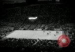 Image match de basket Portland Oregon USA, 1965, de la seconde 7 séquences d'archives historiques vidéo 65675029929