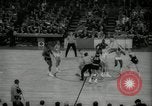 Image match de basket Portland Oregon USA, 1965, de la seconde 16 séquences d'archives historiques vidéo 65675029929