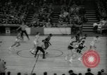 Image match de basket Portland Oregon USA, 1965, de la seconde 17 séquences d'archives historiques vidéo 65675029929