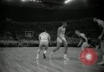 Image match de basket Portland Oregon USA, 1965, de la seconde 23 séquences d'archives historiques vidéo 65675029929