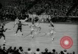 Image match de basket Portland Oregon USA, 1965, de la seconde 31 séquences d'archives historiques vidéo 65675029929