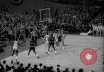 Image match de basket Portland Oregon USA, 1965, de la seconde 35 séquences d'archives historiques vidéo 65675029929