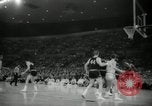 Image match de basket Portland Oregon USA, 1965, de la seconde 46 séquences d'archives historiques vidéo 65675029929