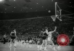 Image match de basket Portland Oregon USA, 1965, de la seconde 47 séquences d'archives historiques vidéo 65675029929