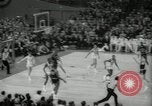 Image match de basket Portland Oregon USA, 1965, de la seconde 52 séquences d'archives historiques vidéo 65675029929