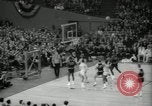 Image match de basket Portland Oregon USA, 1965, de la seconde 56 séquences d'archives historiques vidéo 65675029929
