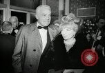 Standbild Premier von Madame X New York United States USA, 1966, aus Sekunde 23 historischem Filmmaterial Videoclip 65675029932