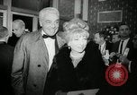 Standbild Premier von Madame X New York United States USA, 1966, aus Sekunde 25 historischem Filmmaterial Videoclip 65675029932