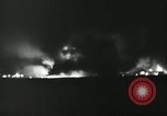 Standbild Vietcong Raketenangriff auf US-Airbase Da Nang Vietnam, 1967, aus Sekunde 7 historischem Filmmaterial Videoclip 65675029937