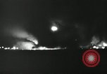 Standbild Vietcong Raketenangriff auf US-Airbase Da Nang Vietnam, 1967, aus Sekunde 8 historischem Filmmaterial Videoclip 65675029937