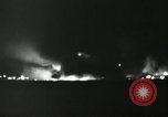 Standbild Vietcong Raketenangriff auf US-Airbase Da Nang Vietnam, 1967, aus Sekunde 9 historischem Filmmaterial Videoclip 65675029937