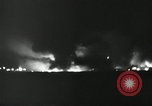 Standbild Vietcong Raketenangriff auf US-Airbase Da Nang Vietnam, 1967, aus Sekunde 10 historischem Filmmaterial Videoclip 65675029937