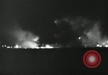 Standbild Vietcong Raketenangriff auf US-Airbase Da Nang Vietnam, 1967, aus Sekunde 14 historischem Filmmaterial Videoclip 65675029937