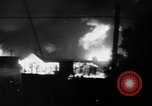 Standbild Vietcong Raketenangriff auf US-Airbase Da Nang Vietnam, 1967, aus Sekunde 35 historischem Filmmaterial Videoclip 65675029937
