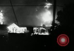 Standbild Vietcong Raketenangriff auf US-Airbase Da Nang Vietnam, 1967, aus Sekunde 36 historischem Filmmaterial Videoclip 65675029937