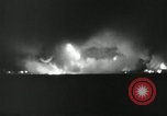 Standbild Vietcong Raketenangriff auf US-Airbase Da Nang Vietnam, 1967, aus Sekunde 38 historischem Filmmaterial Videoclip 65675029937