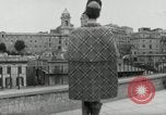 Standbild Heinz Riva's Winter Kollektion Rom Italien, 1967, aus Sekunde 5 historischem Filmmaterial Videoclip 65675029938
