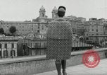 Standbild Heinz Riva's Winter Kollektion Rom Italien, 1967, aus Sekunde 6 historischem Filmmaterial Videoclip 65675029938