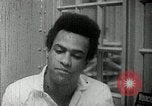 Standbild Huey Newton P Oakland California USA, 1968, aus Sekunde 21 historischem Filmmaterial Videoclip 65675029940