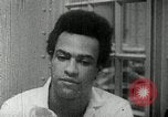 Standbild Huey Newton P Oakland California USA, 1968, aus Sekunde 37 historischem Filmmaterial Videoclip 65675029940