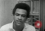 Standbild Huey Newton P Oakland California USA, 1968, aus Sekunde 38 historischem Filmmaterial Videoclip 65675029940