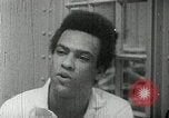 Standbild Huey Newton P Oakland California USA, 1968, aus Sekunde 41 historischem Filmmaterial Videoclip 65675029940