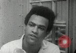 Standbild Huey Newton P Oakland California USA, 1968, aus Sekunde 44 historischem Filmmaterial Videoclip 65675029940