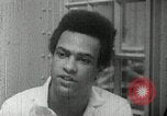 Standbild Huey Newton P Oakland California USA, 1968, aus Sekunde 45 historischem Filmmaterial Videoclip 65675029940