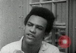 Standbild Huey Newton P Oakland California USA, 1968, aus Sekunde 56 historischem Filmmaterial Videoclip 65675029940