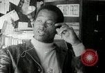 Standbild Bobby Seale Oakland California USA, 1968, aus Sekunde 5 historischem Filmmaterial Videoclip 65675029941