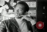 Standbild Bobby Seale Oakland California USA, 1968, aus Sekunde 20 historischem Filmmaterial Videoclip 65675029941