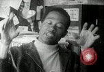 Standbild Bobby Seale Oakland California USA, 1968, aus Sekunde 27 historischem Filmmaterial Videoclip 65675029941