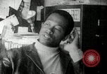 Standbild Bobby Seale Oakland California USA, 1968, aus Sekunde 28 historischem Filmmaterial Videoclip 65675029941
