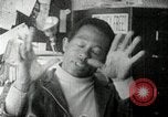 Standbild Bobby Seale Oakland California USA, 1968, aus Sekunde 32 historischem Filmmaterial Videoclip 65675029941