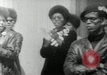Standbild Black Panther Party Oakland California USA, 1968, aus Sekunde 19 historischem Filmmaterial Videoclip 65675029944